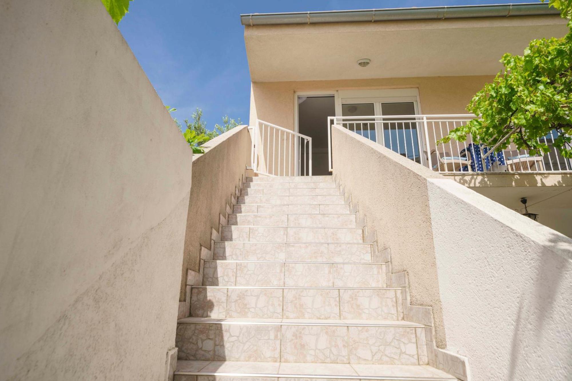 Apartments Vitis - City Centre - Free Parking Vodice Extérieur photo